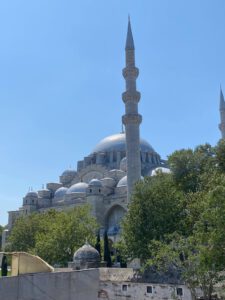 Für Silke Brügels Buch über das Leben und Wirken von Ernst Reuter in der Türkei war eine Recherche Reise nach Ankara, Istanbul und in weitere Städte notwendig